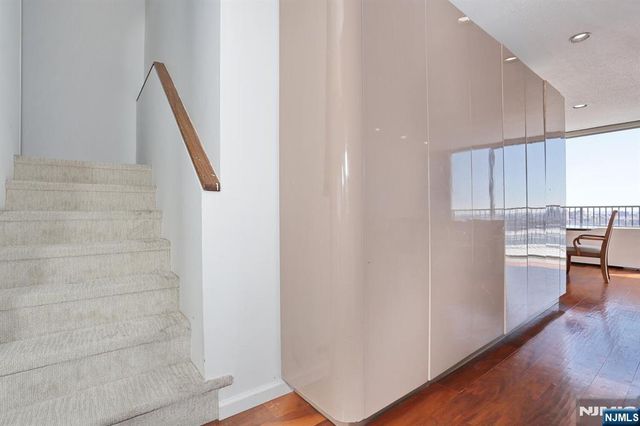 3 Horizon Road 1432, Fort Lee, NJ 07024