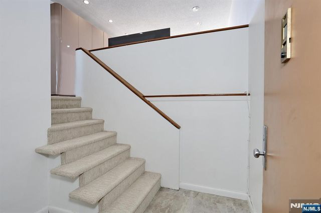 3 Horizon Road 1432, Fort Lee, NJ 07024