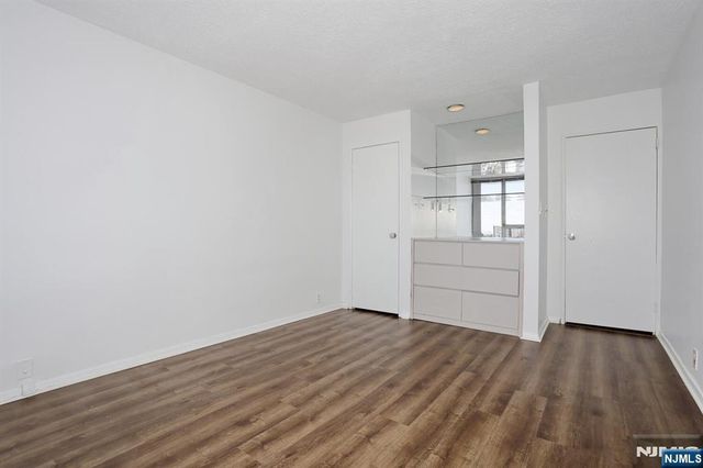 3 Horizon Road 1432, Fort Lee, NJ 07024