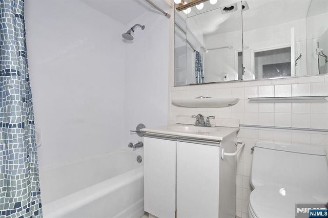 3 Horizon Road 1432, Fort Lee, NJ 07024