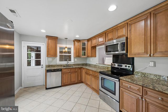 7121 KAREN ANNE DR, Temple Hills, MD 20748