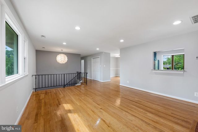 7121 KAREN ANNE DR, Temple Hills, MD 20748