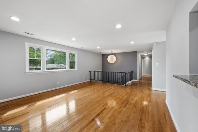 7121 KAREN ANNE DR, Temple Hills, MD 20748