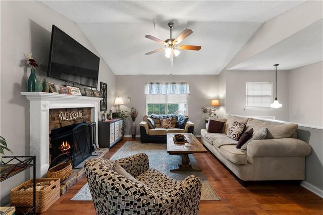 18 Glenmore Drive, Kingston, GA 30145