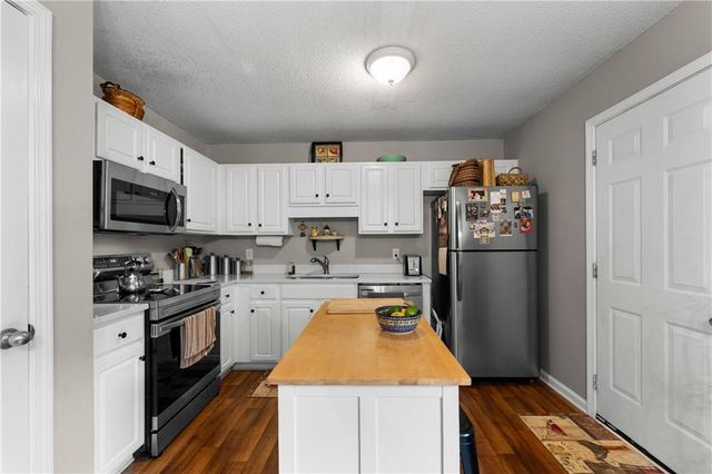 18 Glenmore Drive, Kingston, GA 30145