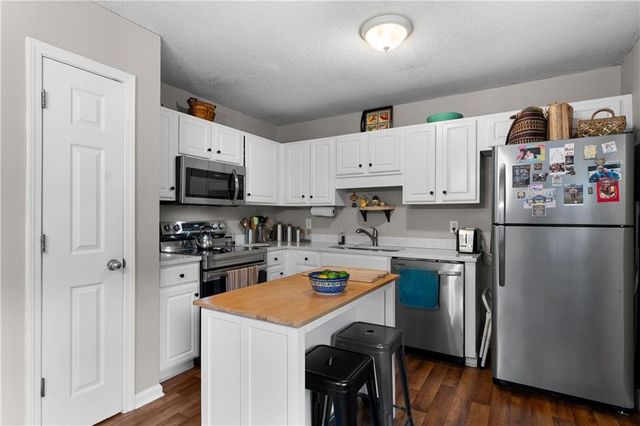 18 Glenmore Drive, Kingston, GA 30145