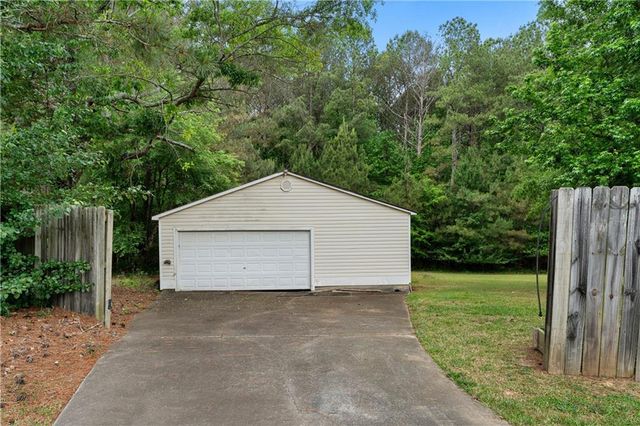 18 Glenmore Drive, Kingston, GA 30145