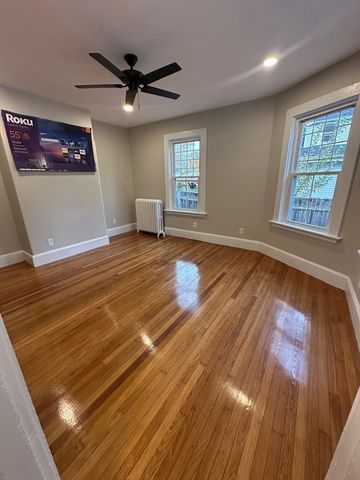 41 Prescott St 2, Reading, MA 01867