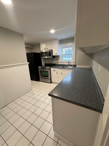 41 Prescott St 2, Reading, MA 01867