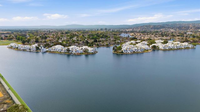 902 Lido Lane, Foster City, CA 94404