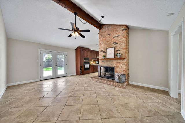 505 Seagrove Street, La Porte, TX 77571