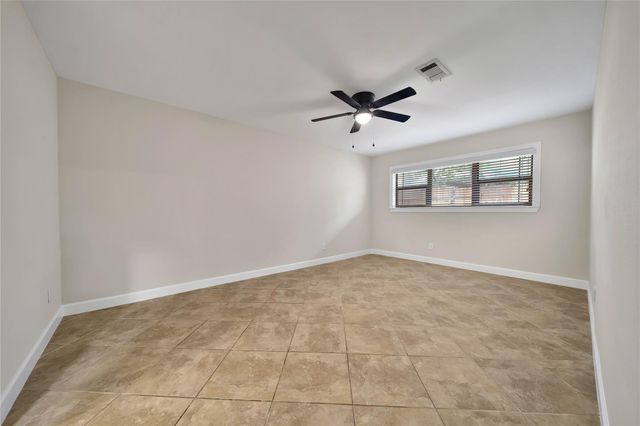 505 Seagrove Street, La Porte, TX 77571