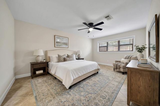 505 Seagrove Street, La Porte, TX 77571