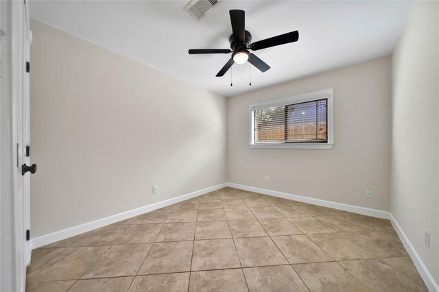 505 Seagrove Street, La Porte, TX 77571