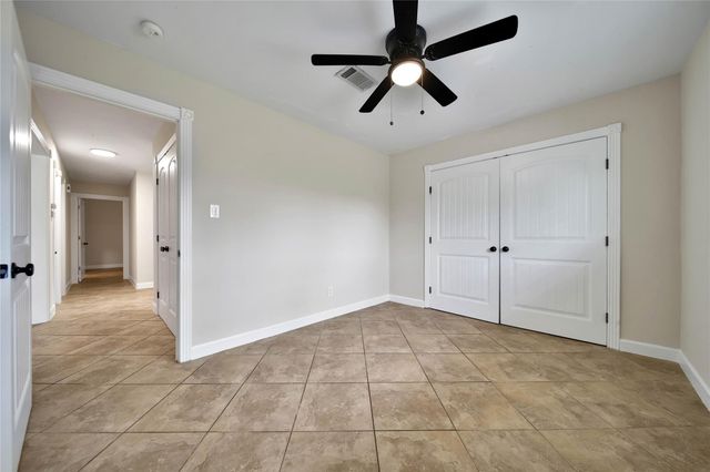 505 Seagrove Street, La Porte, TX 77571