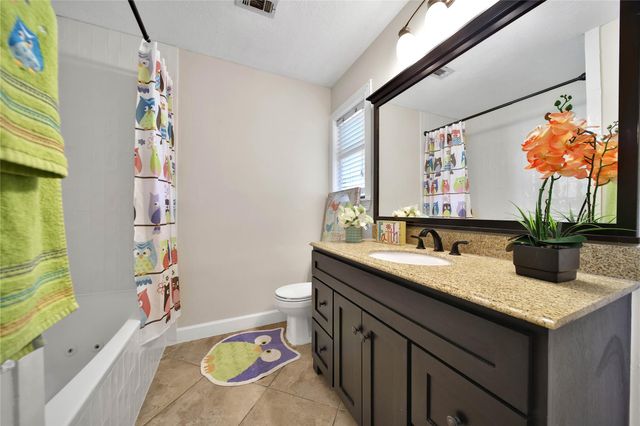 505 Seagrove Street, La Porte, TX 77571