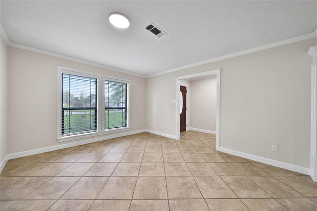 505 Seagrove Street, La Porte, TX 77571