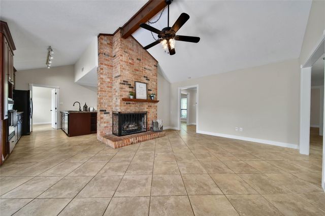 505 Seagrove Street, La Porte, TX 77571