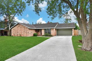 505 Seagrove Street, La Porte, TX 77571