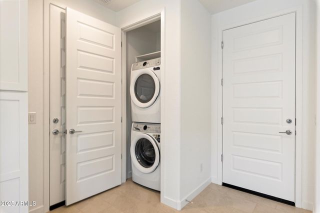 16677 W CHARLOTTE Drive, Surprise, AZ 85387