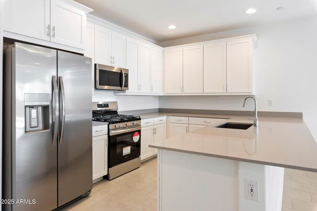 16677 W CHARLOTTE Drive, Surprise, AZ 85387