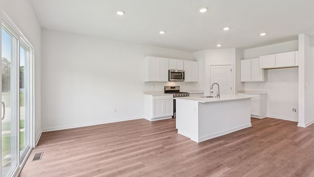 1105 Vista Court, Hampshire, IL 60140