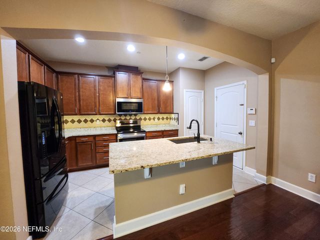 6181 CLEARSKY Drive, Jacksonville, FL 32258