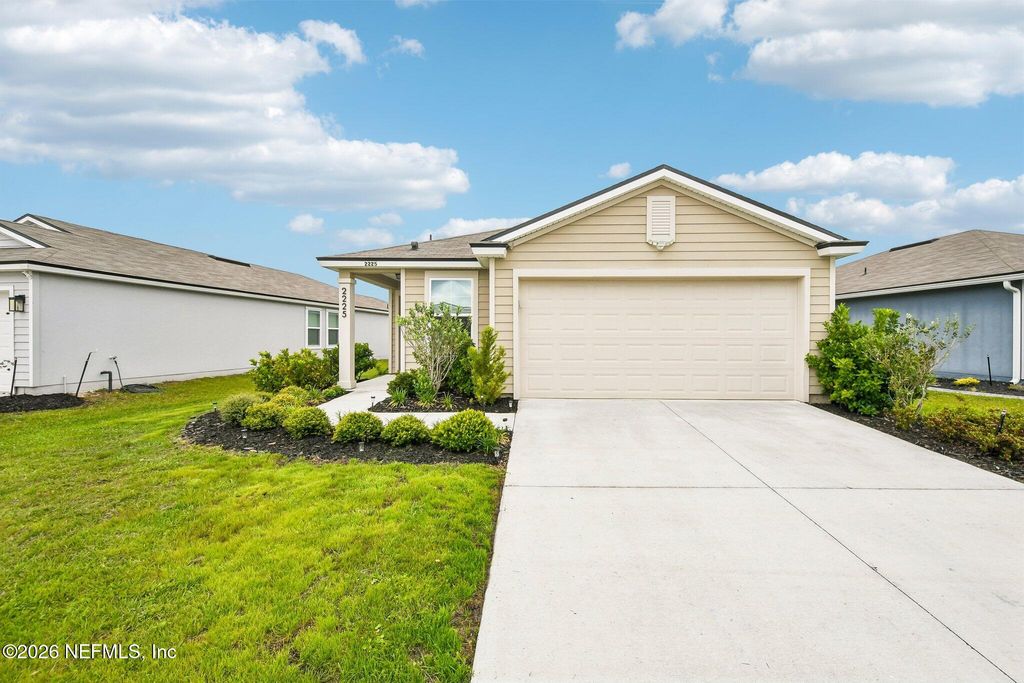 2225 WILLOW GLN Lane, Green Cove Springs, FL 32043