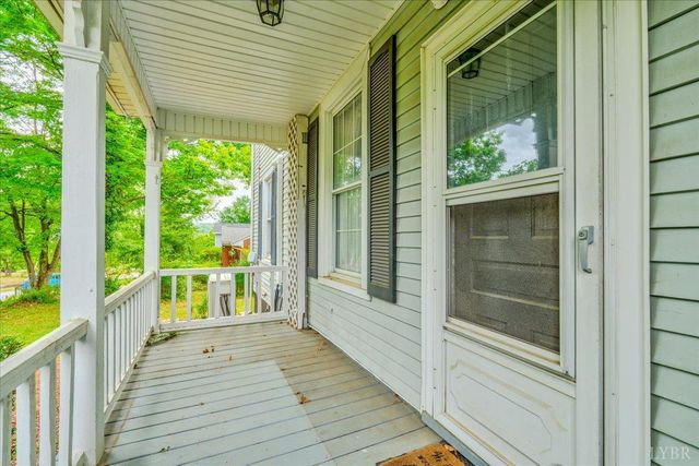 524 Longwood Avenue, Bedford, VA 24523