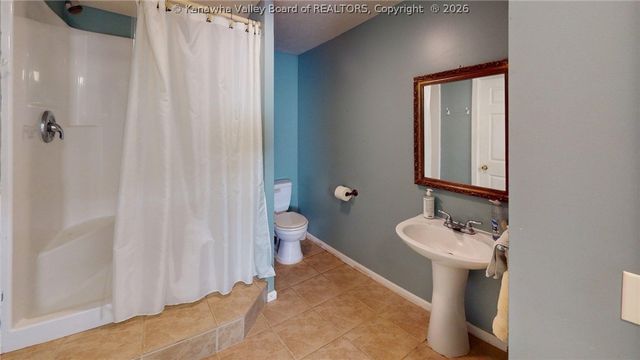 6 Atha Road, West Hamlin, WV 25571