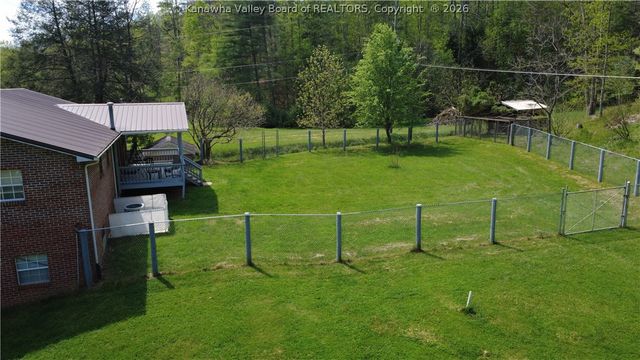 6 Atha Road, West Hamlin, WV 25571