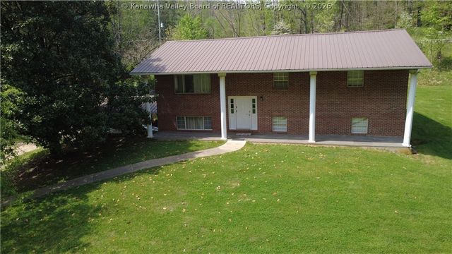 6 Atha Road, West Hamlin, WV 25571