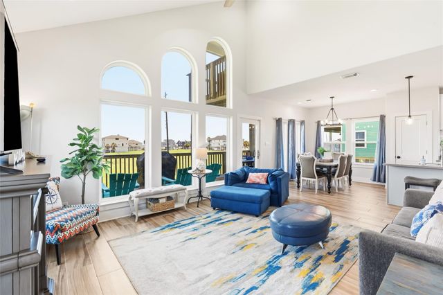 18603 Shaman Drive, Galveston, TX 77554