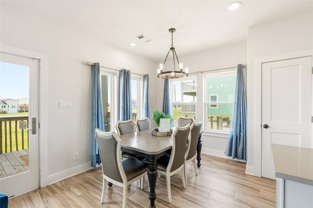 18603 Shaman Drive, Galveston, TX 77554