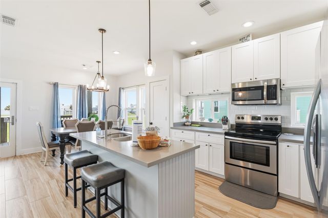 18603 Shaman Drive, Galveston, TX 77554