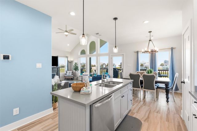18603 Shaman Drive, Galveston, TX 77554