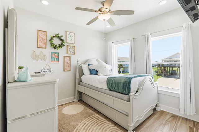 18603 Shaman Drive, Galveston, TX 77554
