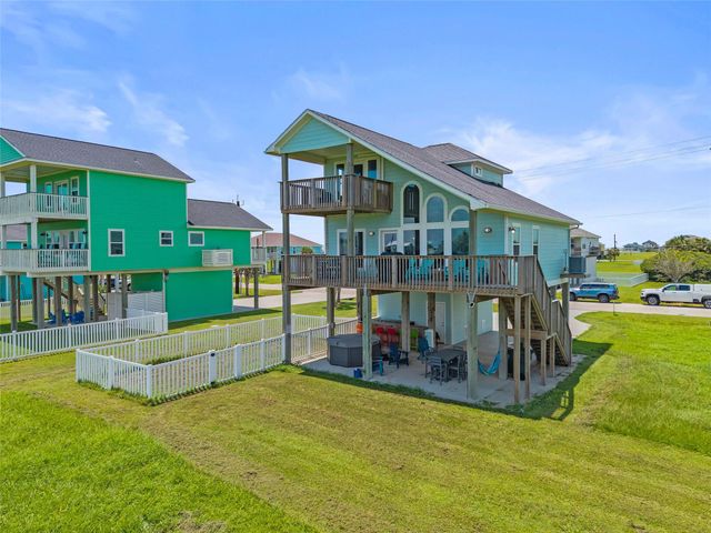 18603 Shaman Drive, Galveston, TX 77554