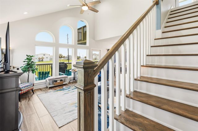 18603 Shaman Drive, Galveston, TX 77554