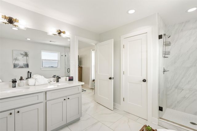 18603 Shaman Drive, Galveston, TX 77554