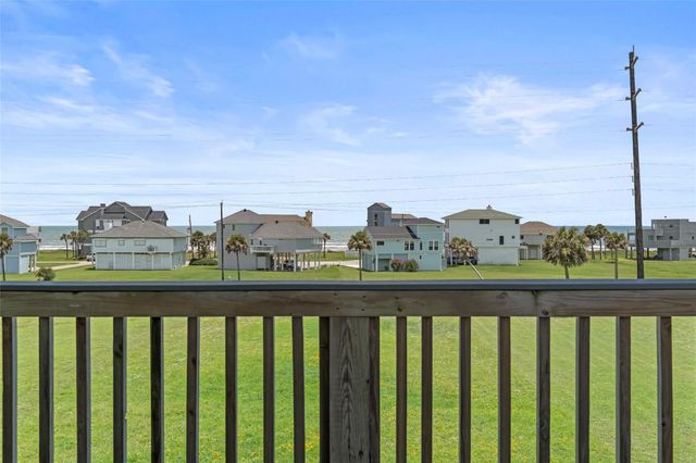 18603 Shaman Drive, Galveston, TX 77554