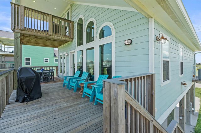 18603 Shaman Drive, Galveston, TX 77554