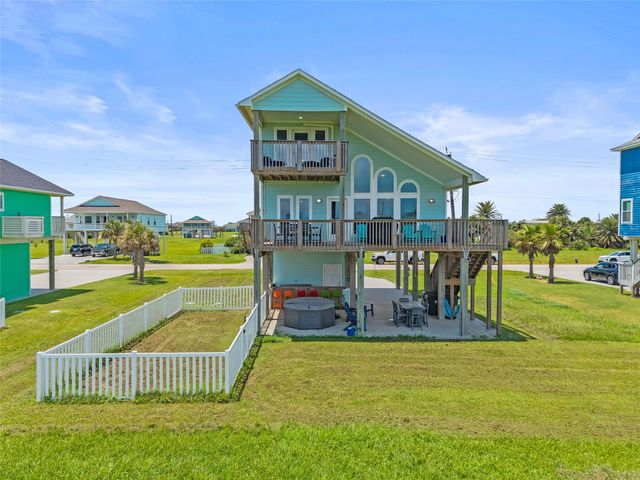 18603 Shaman Drive, Galveston, TX 77554