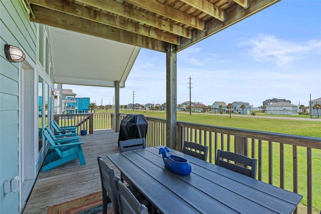 18603 Shaman Drive, Galveston, TX 77554