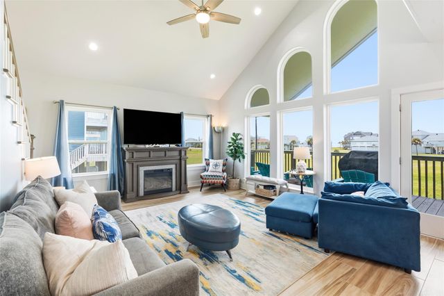 18603 Shaman Drive, Galveston, TX 77554