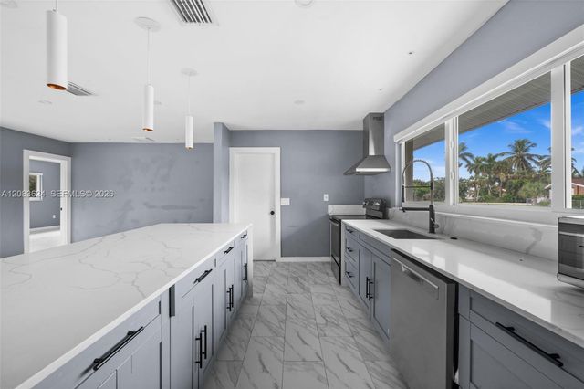 5212 Santa Rosa Court, Cape Coral, FL 33904