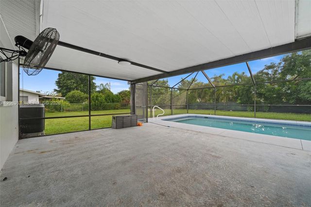 5212 Santa Rosa Court, Cape Coral, FL 33904