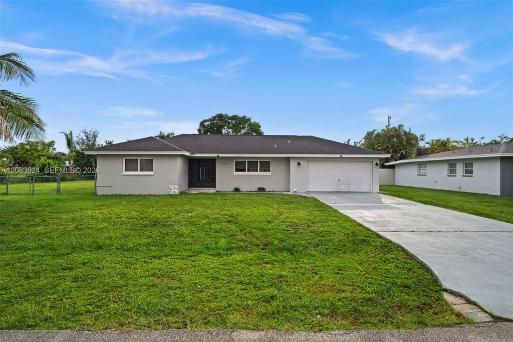 5212 Santa Rosa Court, Cape Coral, FL 33904