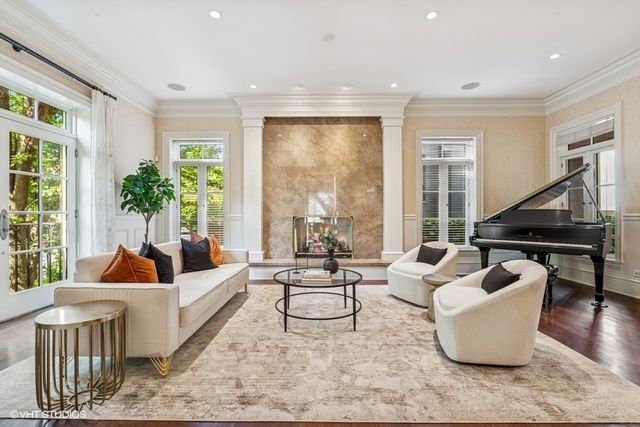 1718 W Wrightwood Avenue, Chicago, IL 60614