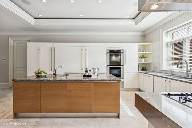 1718 W Wrightwood Avenue, Chicago, IL 60614